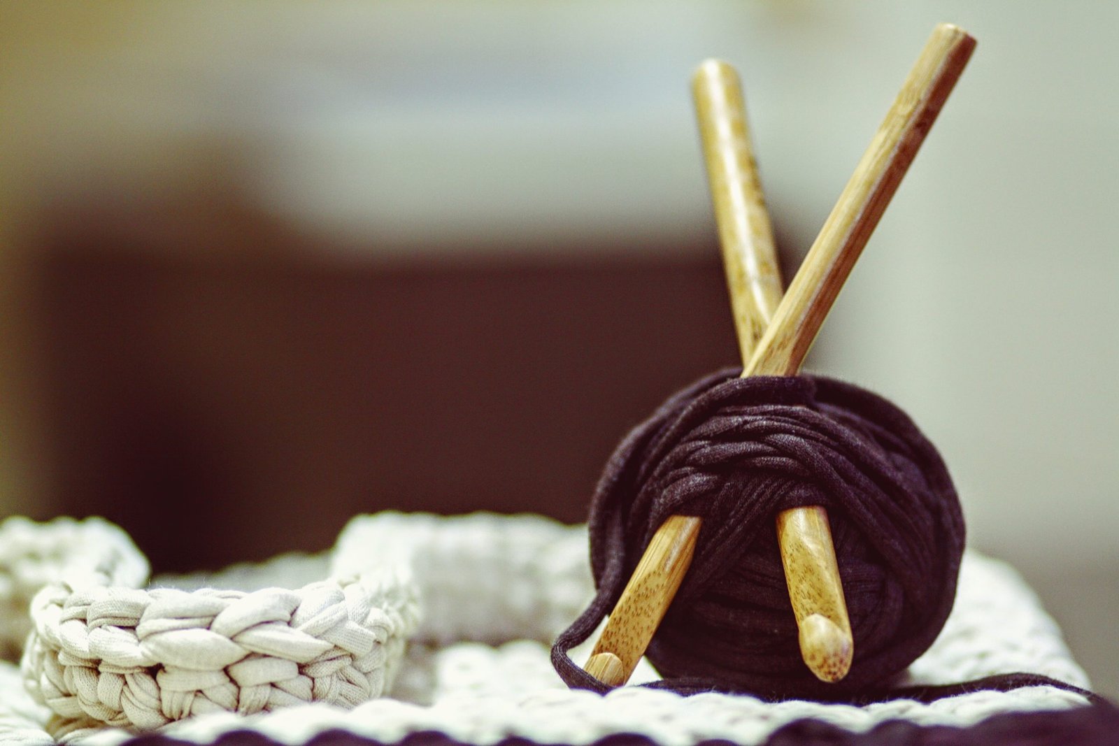 742787-crocheting-1479217
